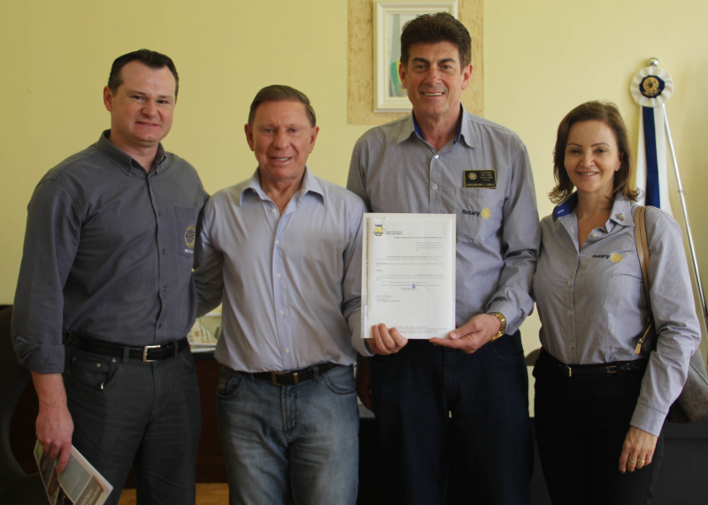 GOVERNADOR DO DISTRITO 4.660 DO ROTARY VISITA TRÊS DE MAIO